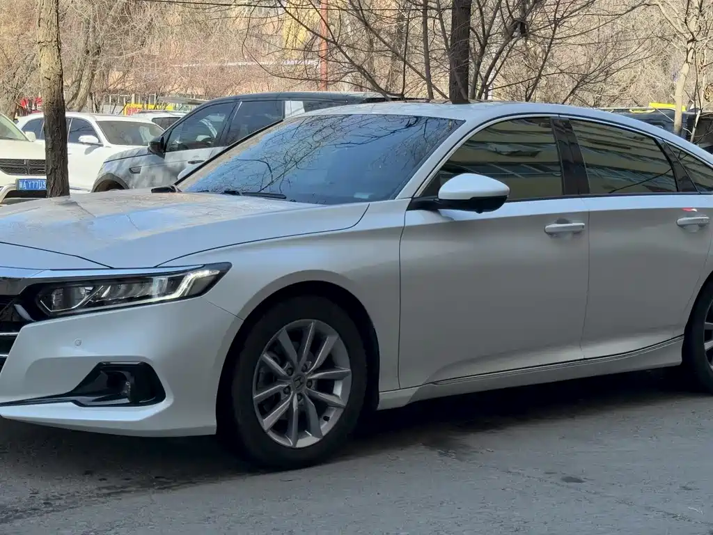 Honda Accord 2022 — фото 1