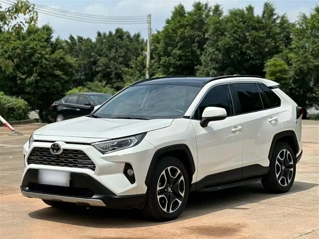 Toyota RAV4 2019 — фото 1