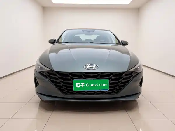 Hyundai Elantra 2022