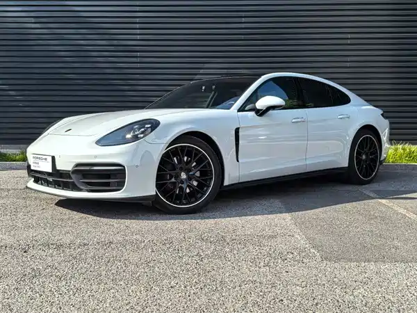 Porsche Panamera 2022