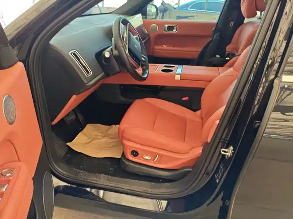 Li Auto L6 2025