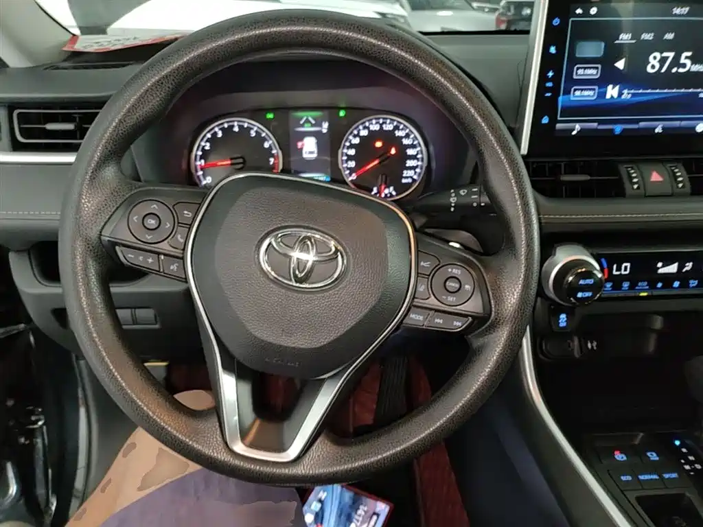 Toyota Wildlander 2021 — фото 11