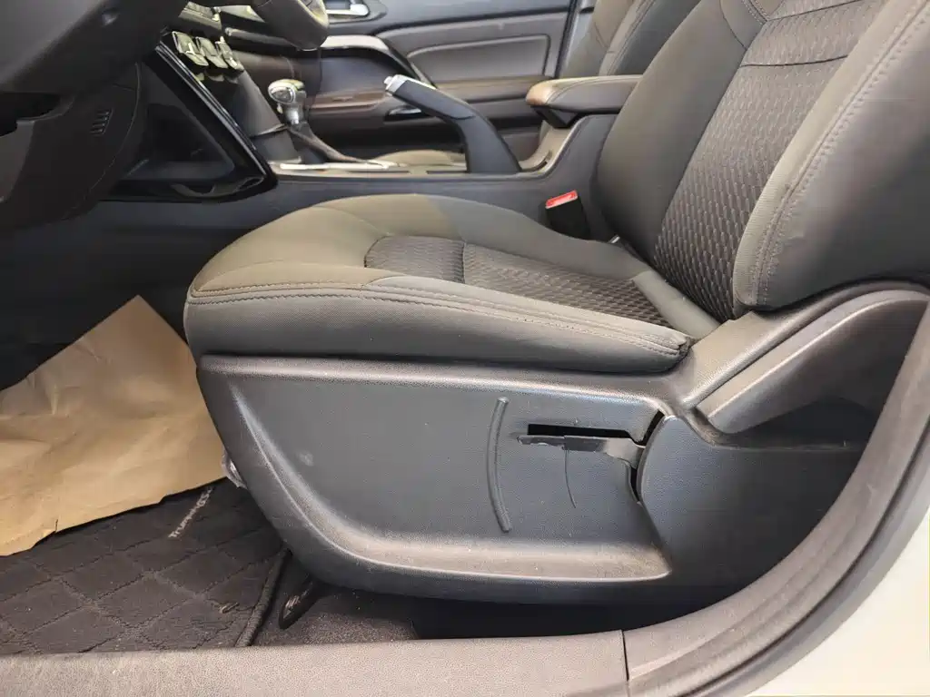 GAC Motor Trumpchi GS4 2015 — фото 10