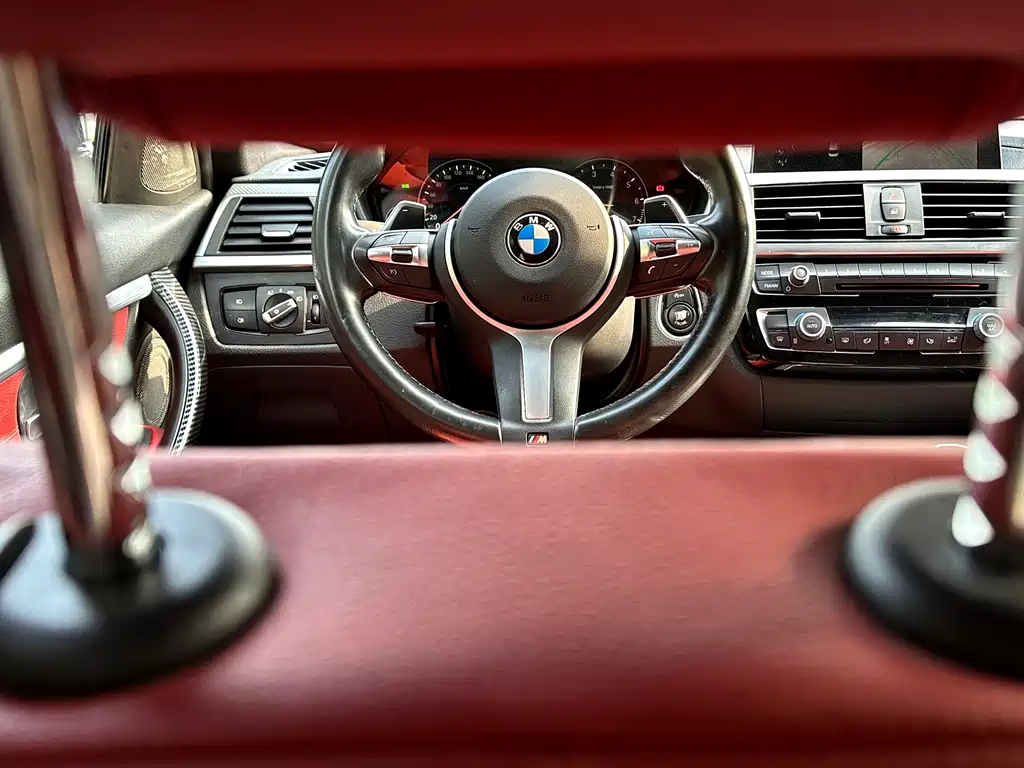 BMW 3 Series 2019 — фото 20