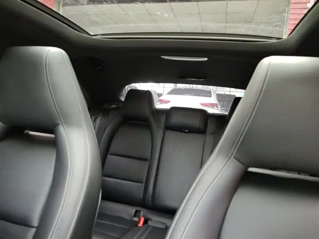Mercedes-Benz CLA 2018 — фото 18