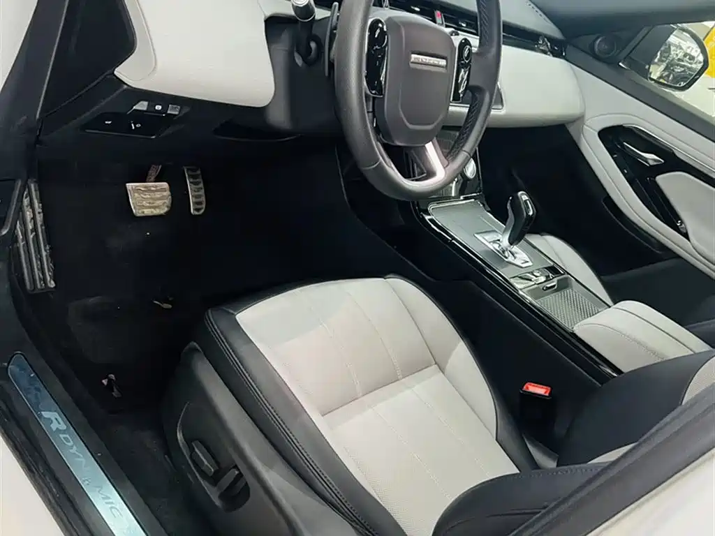 Land Rover Evoque 2021 — фото 18