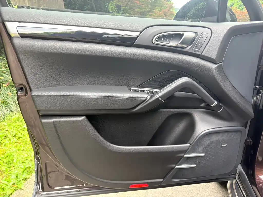 Porsche Cayenne 2016 — фото 12