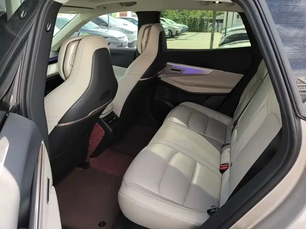 Lynk & Co 08 EM-P 2024 — фото 17