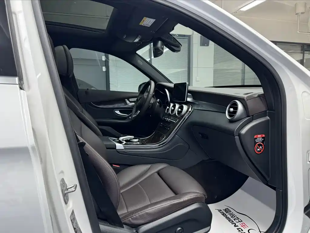 Mercedes-Benz GLC 2019 — фото 12