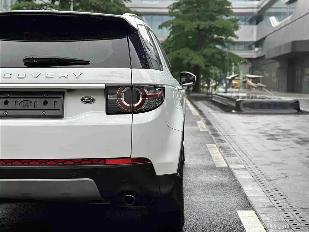 Land Rover Discovery Sport 2017 — фото 11