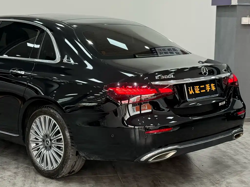 Mercedes-Benz E-Class 2022 — фото 18