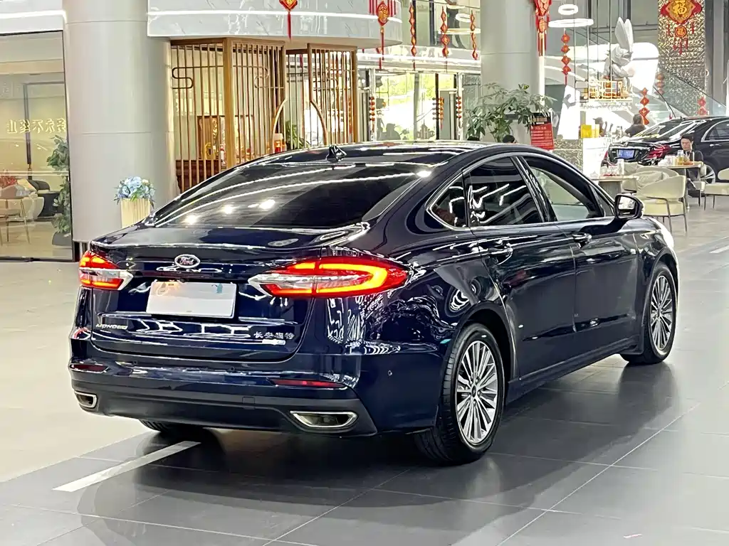 Ford Mondeo 2020 — фото 10