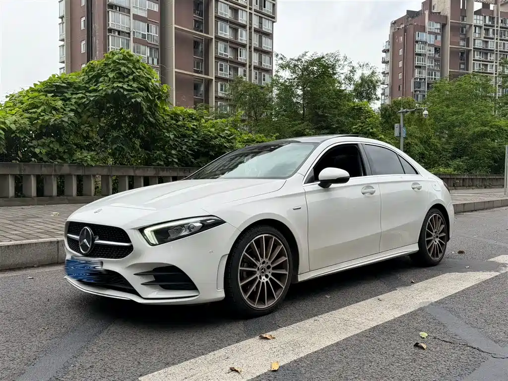 Mercedes-Benz A-Class 2019 — фото 4