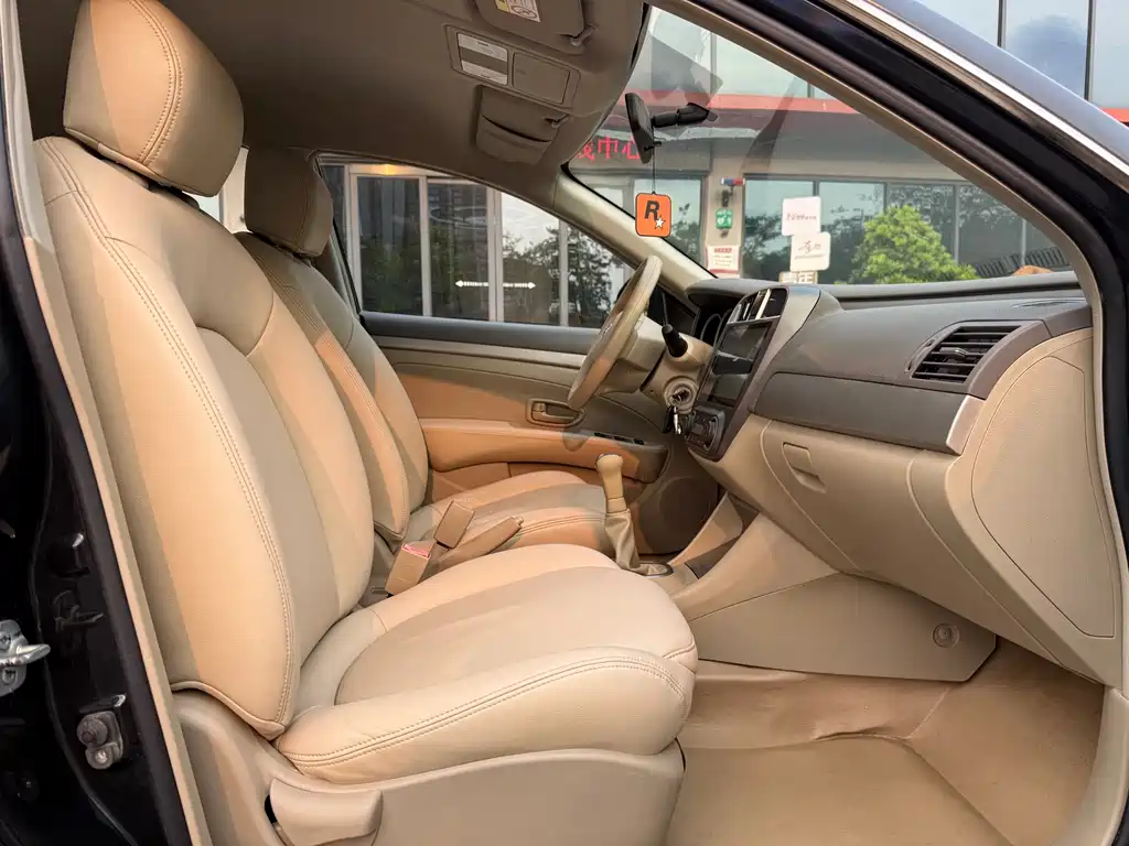 Nissan Sylphy 2017 — фото 14