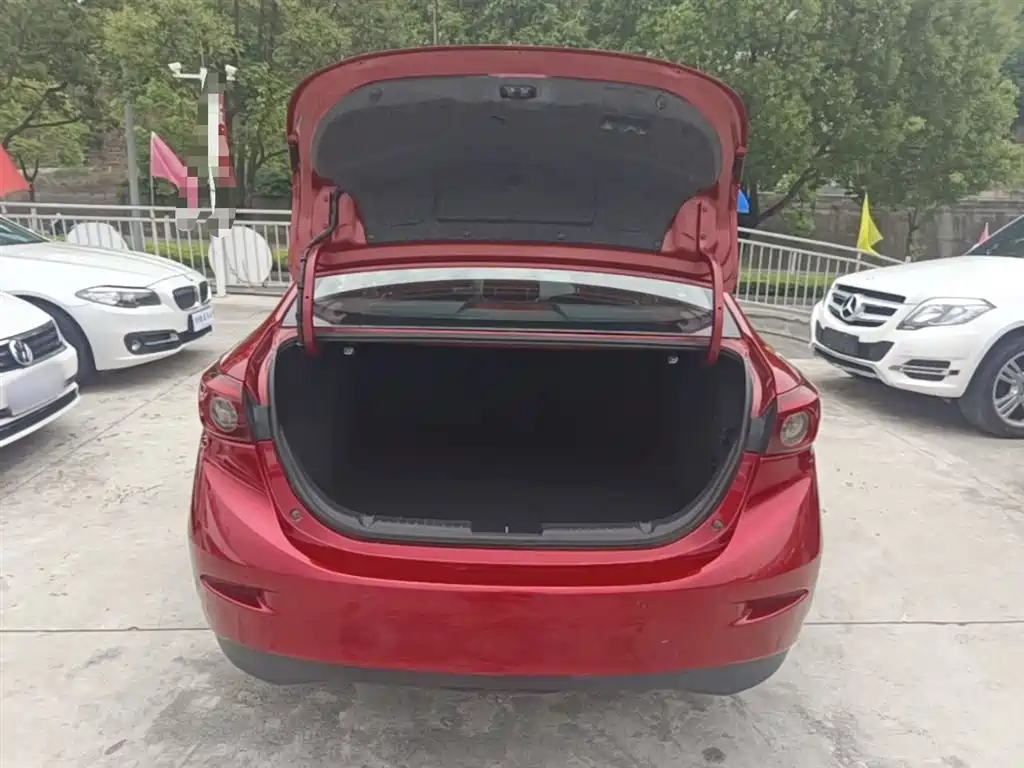 Mazda 3 Axela 2018 — фото 19