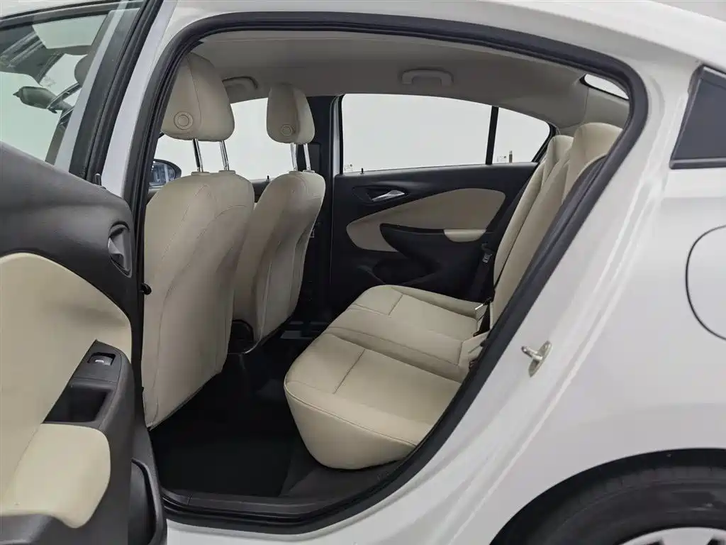 Buick Excelle 2019 — фото 15