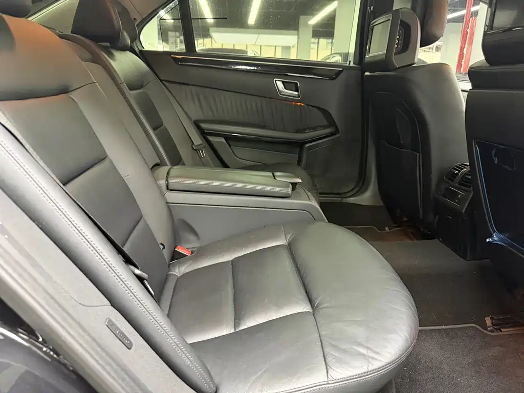 Mercedes-Benz E-Class 2013 — фото 11