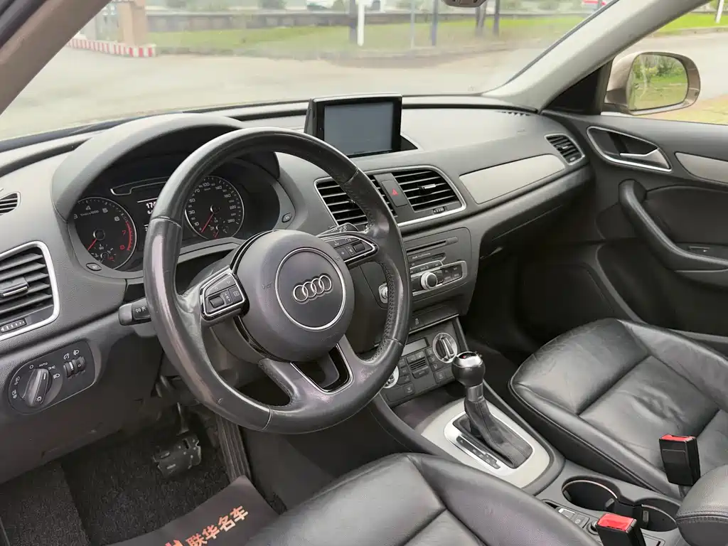 Audi Q3 2015 — фото 13