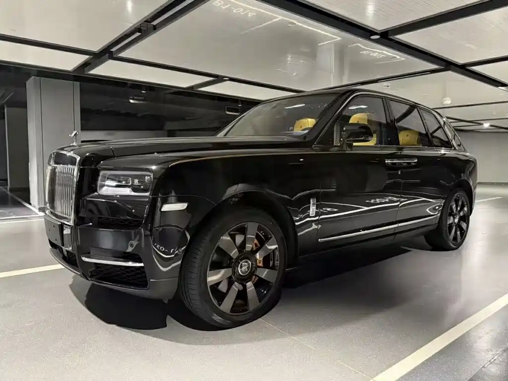 Rolls-Royce Cullinan 2021 — фото 1