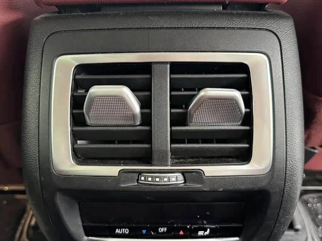 BMW iX3 2023 — фото 10