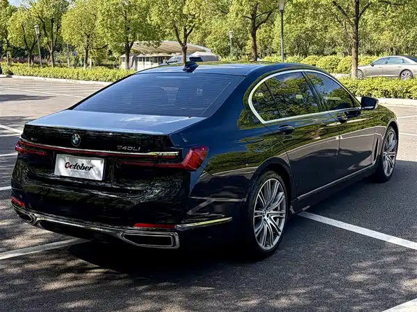 BMW 7 Series 2021