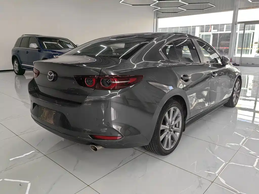 Mazda 3 Axela 2019 — фото 8