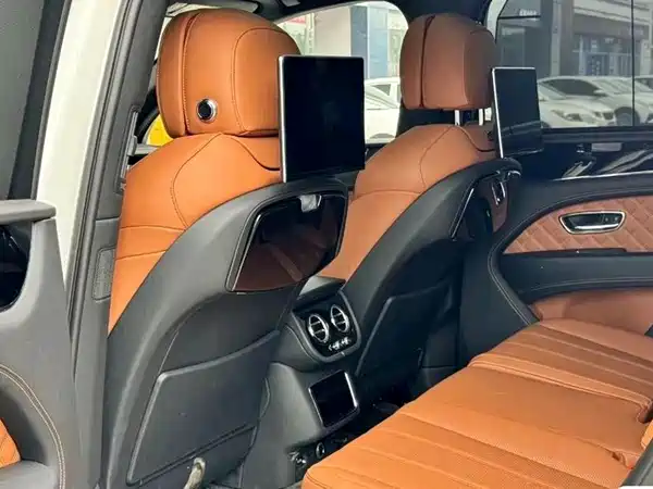 Bentley Bentayga Plug-In Hybrid 2022