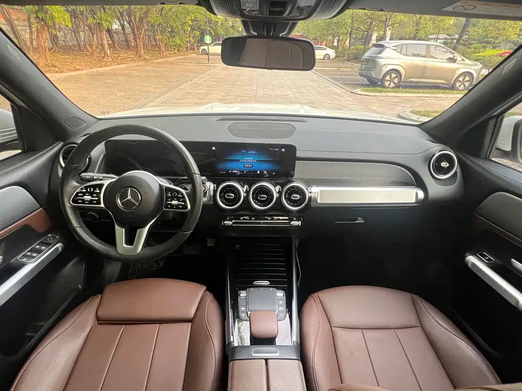 Mercedes-Benz GLB 2023 — фото 10