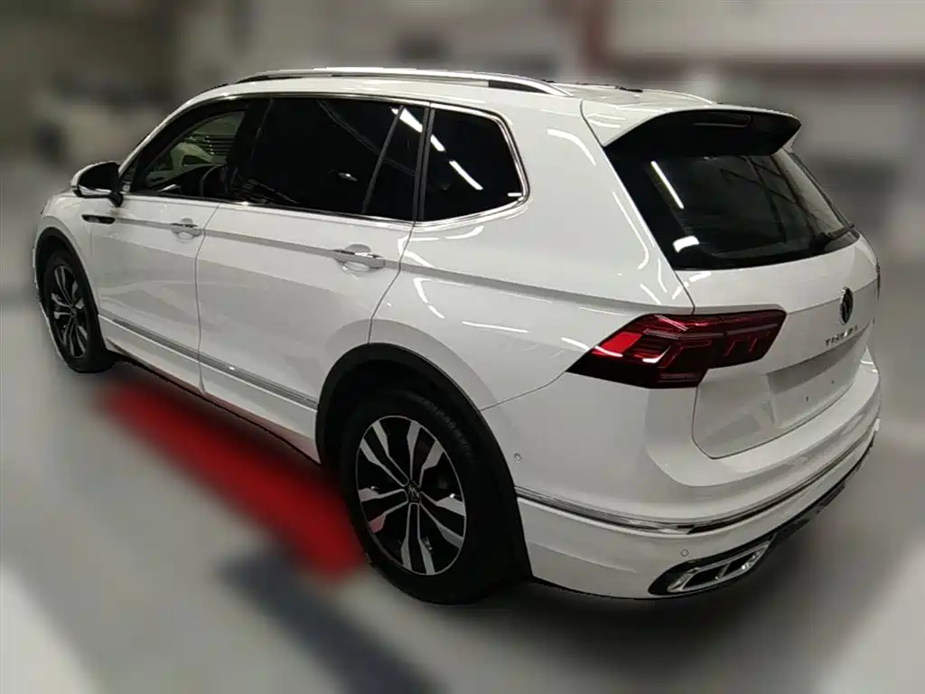 Volkswagen Tiguan L 2024 — фото 9