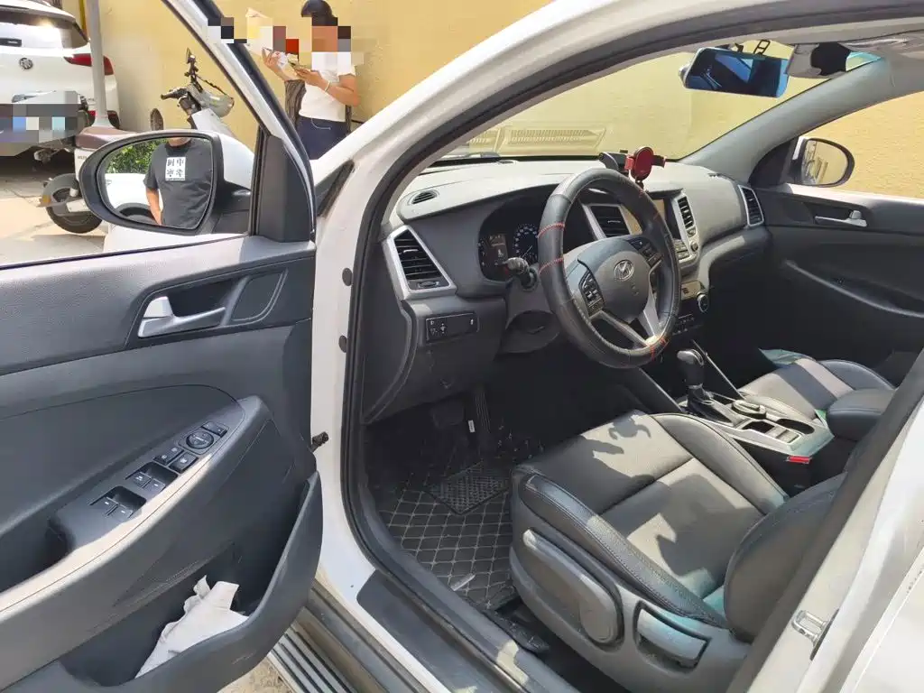 Hyundai Tucson 2017 — фото 12