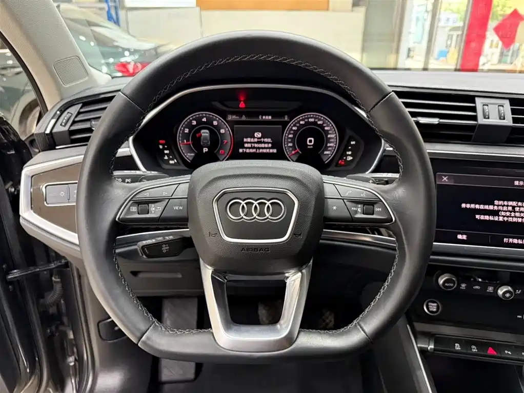 Audi Q3 2023 — фото 11