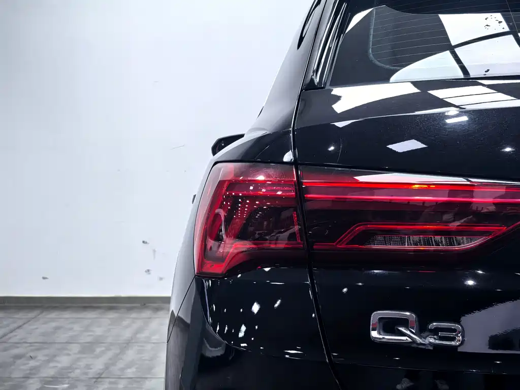 Audi Q3 2021 — фото 20