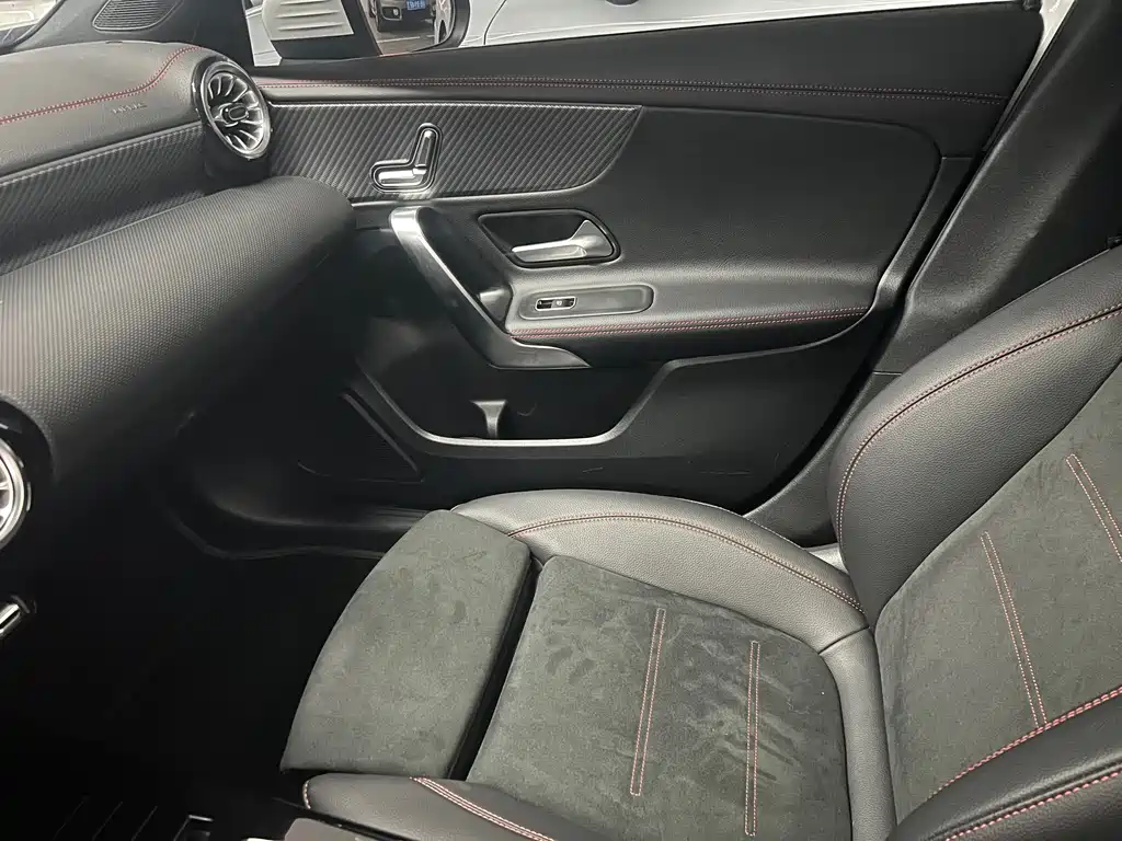 Mercedes-Benz A-Class 2023 — фото 17