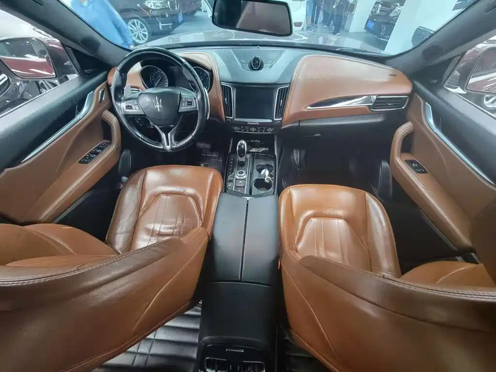 Maserati Levante 2016 — фото 14