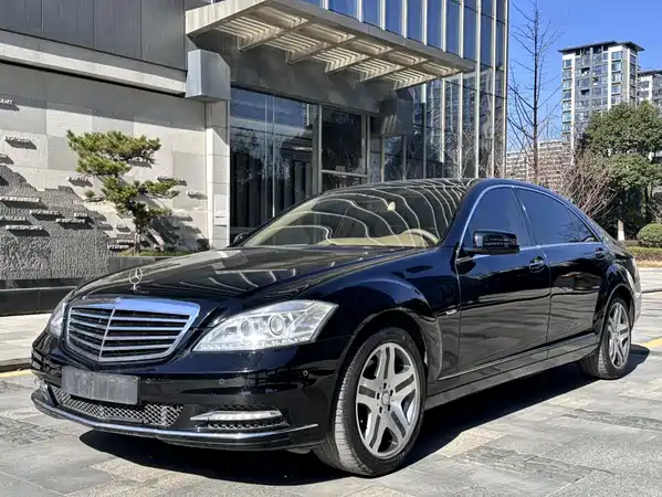 Mercedes-Benz S-Class 2012