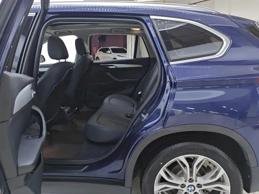 BMW X1 2018 — фото 11