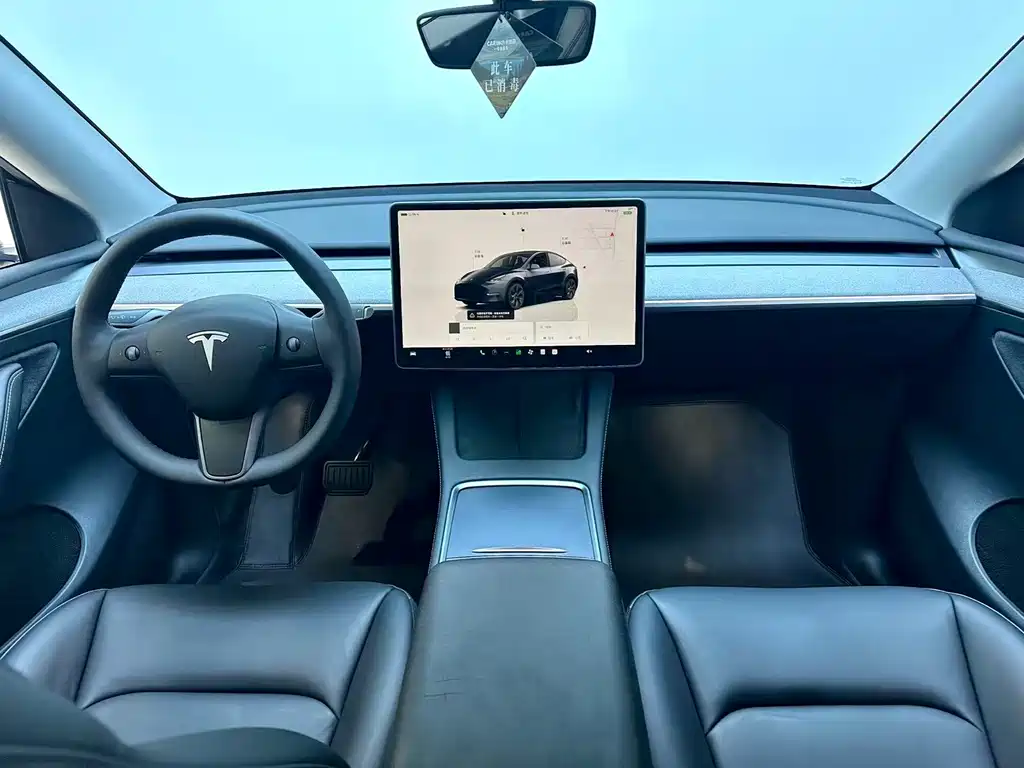 Tesla Model Y 2024 — фото 13