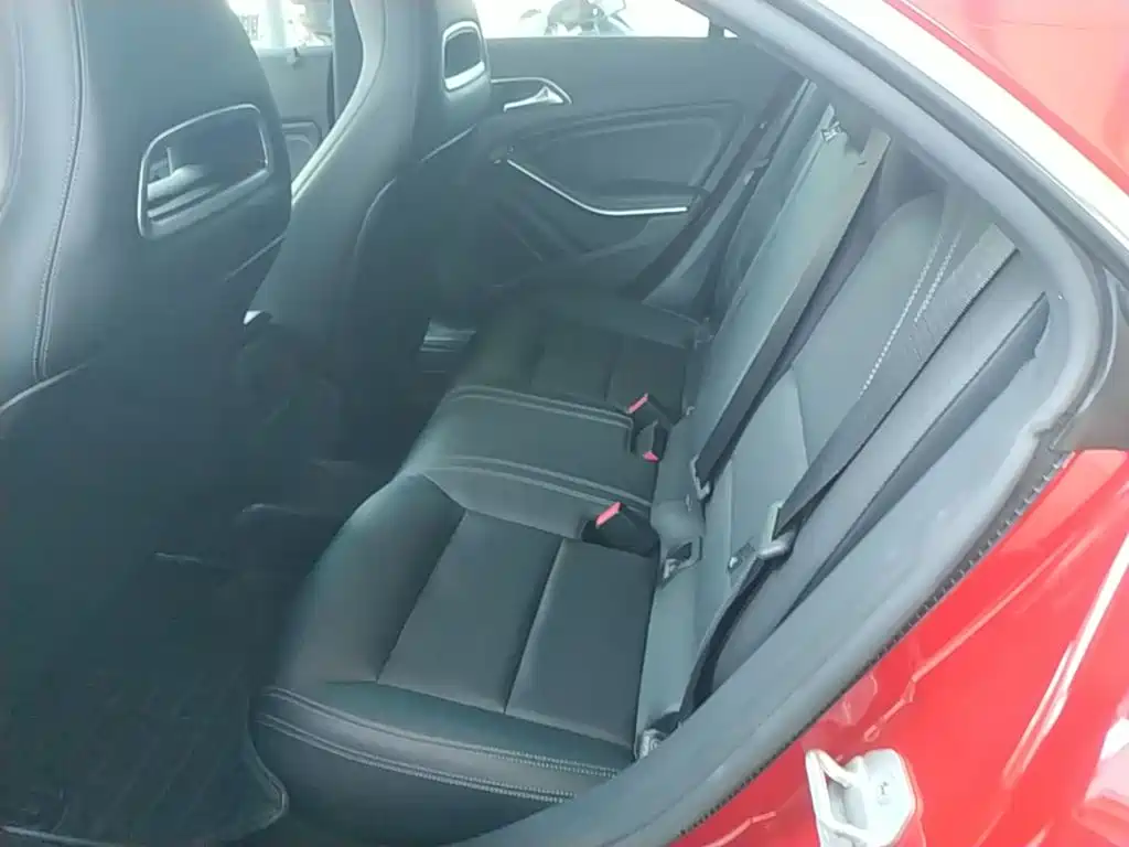 Mercedes-Benz CLA 2017 — фото 17