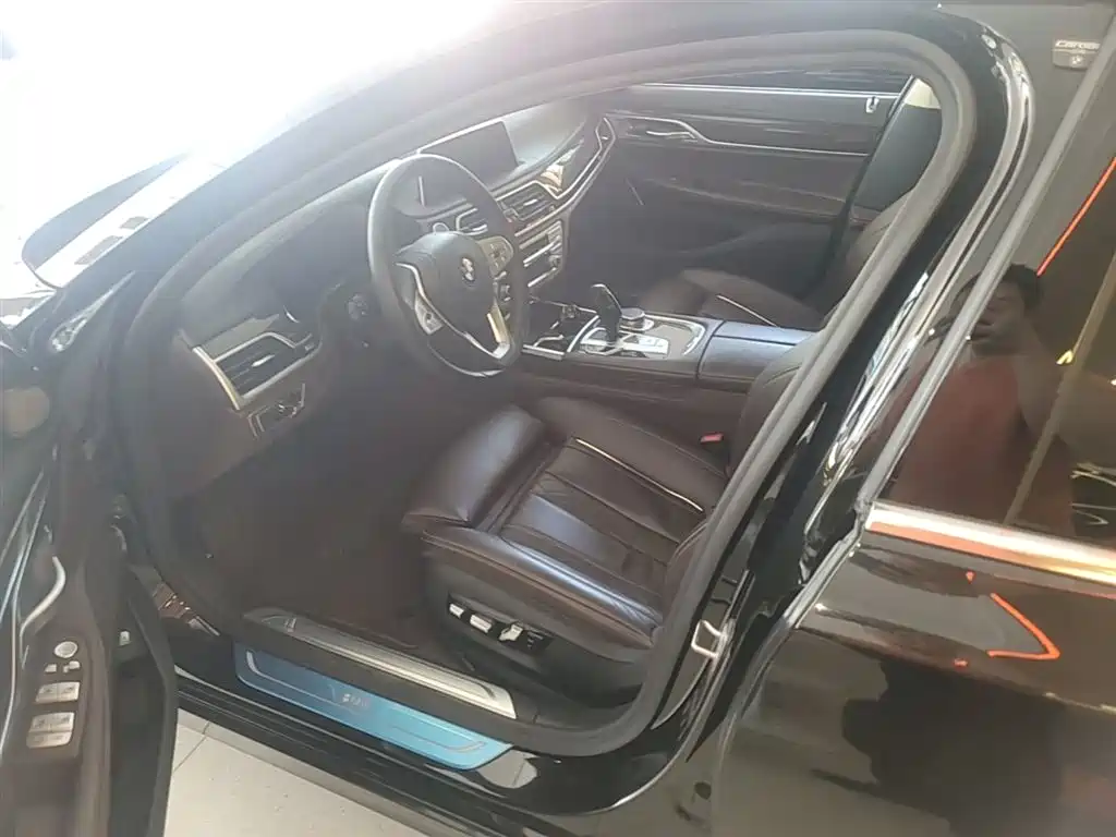 BMW 7 Series 2020 — фото 16
