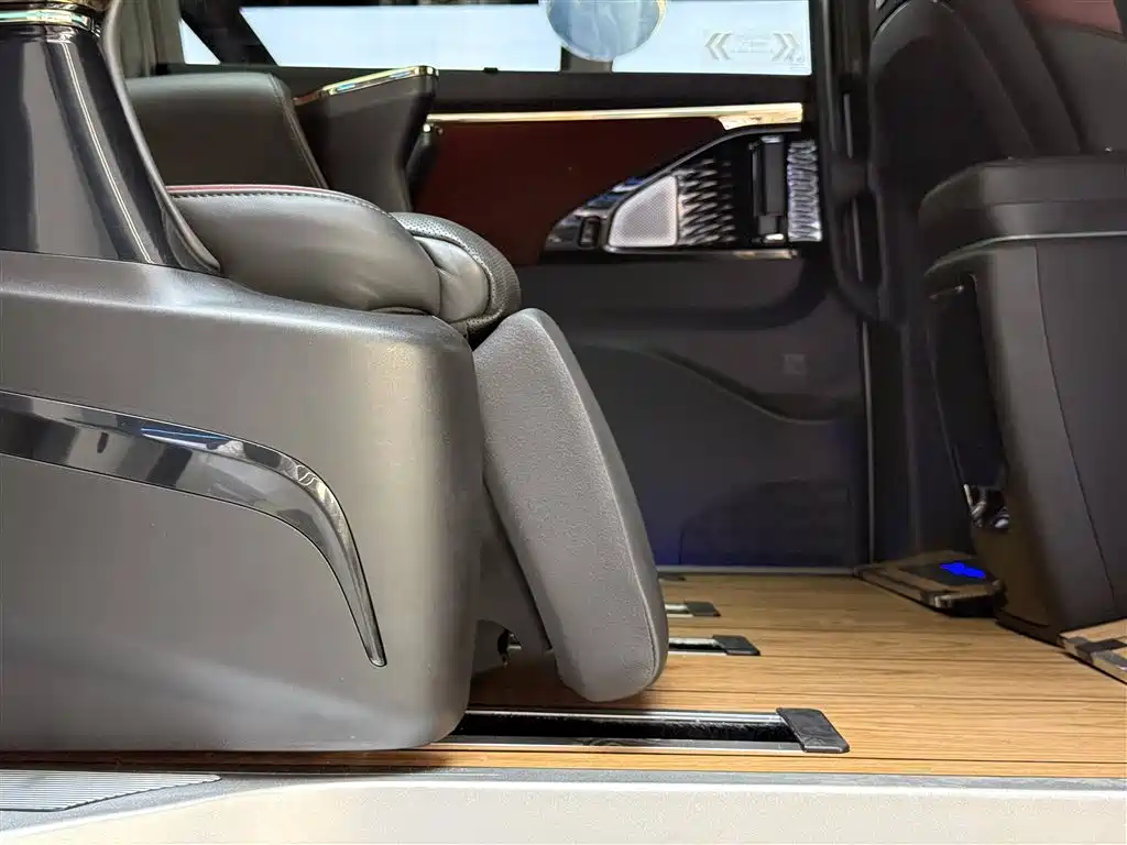GAC Motor Trumpchi M8 2023 — фото 13