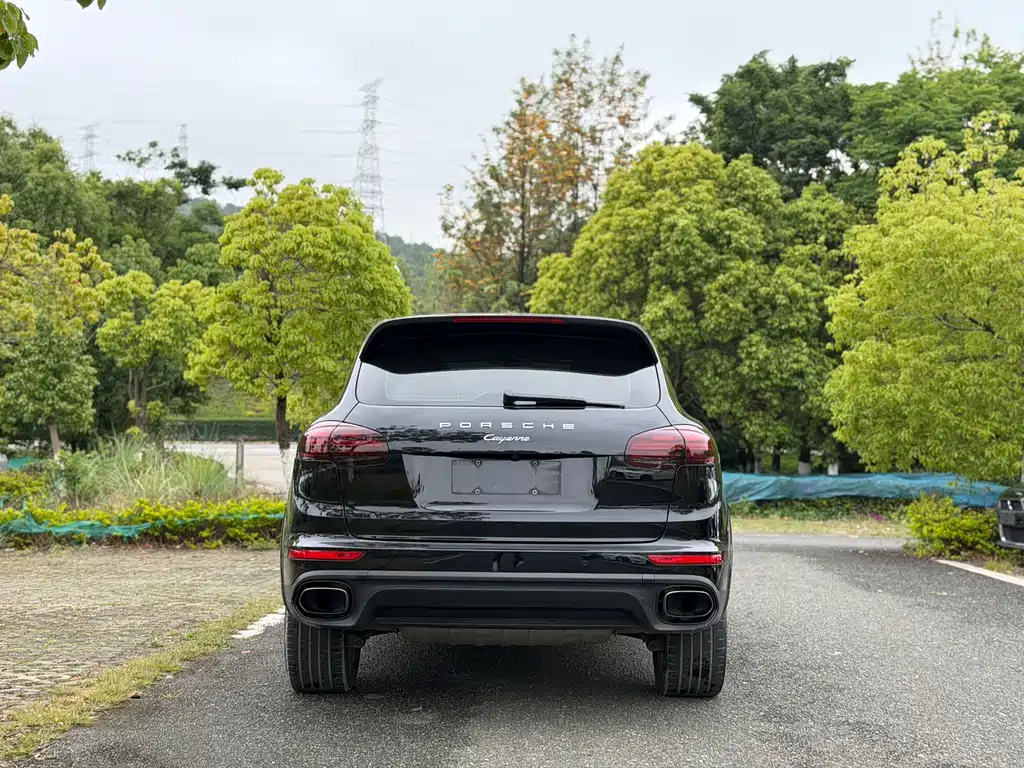 Porsche Cayenne 2017 — фото 8