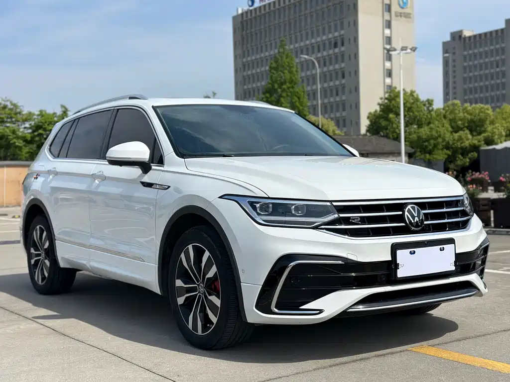 Volkswagen Tiguan L 2024 — фото 3