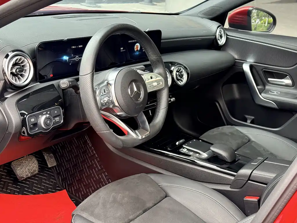 Mercedes-Benz A-Class 2022 — фото 12