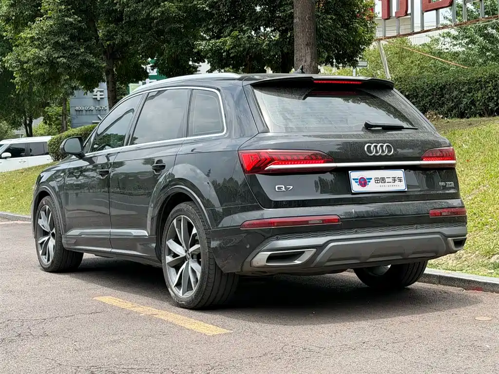 Audi Q7 2023 — фото 4