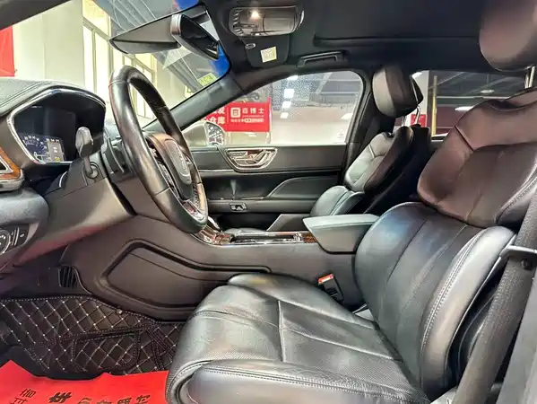 Lincoln Continental 2020