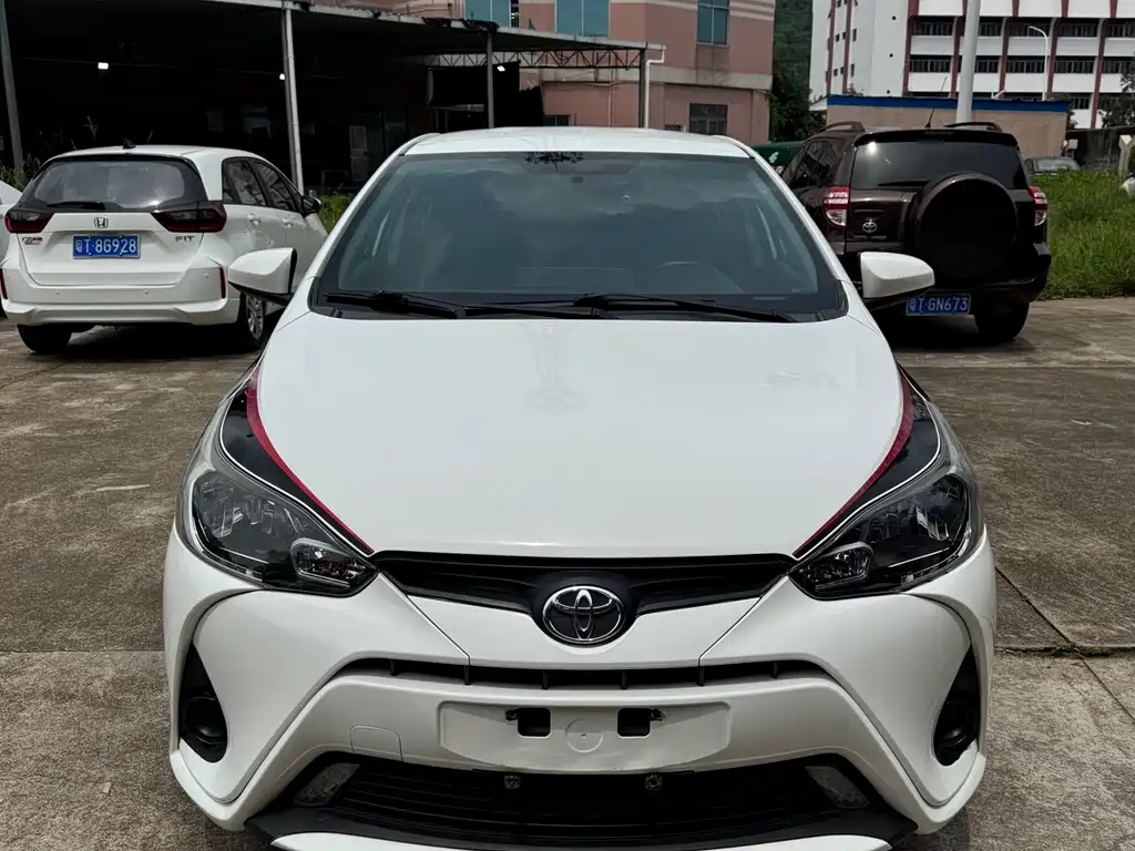 Toyota Yaris L 2018 — фото 2