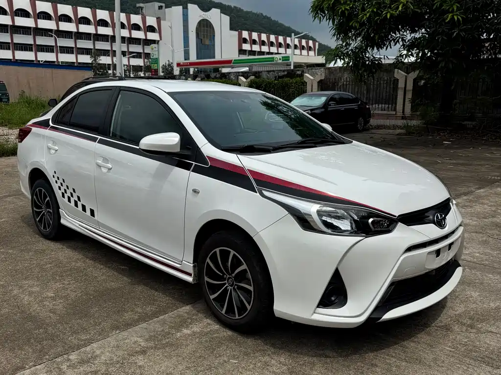 Toyota Yaris L 2018 — фото 3