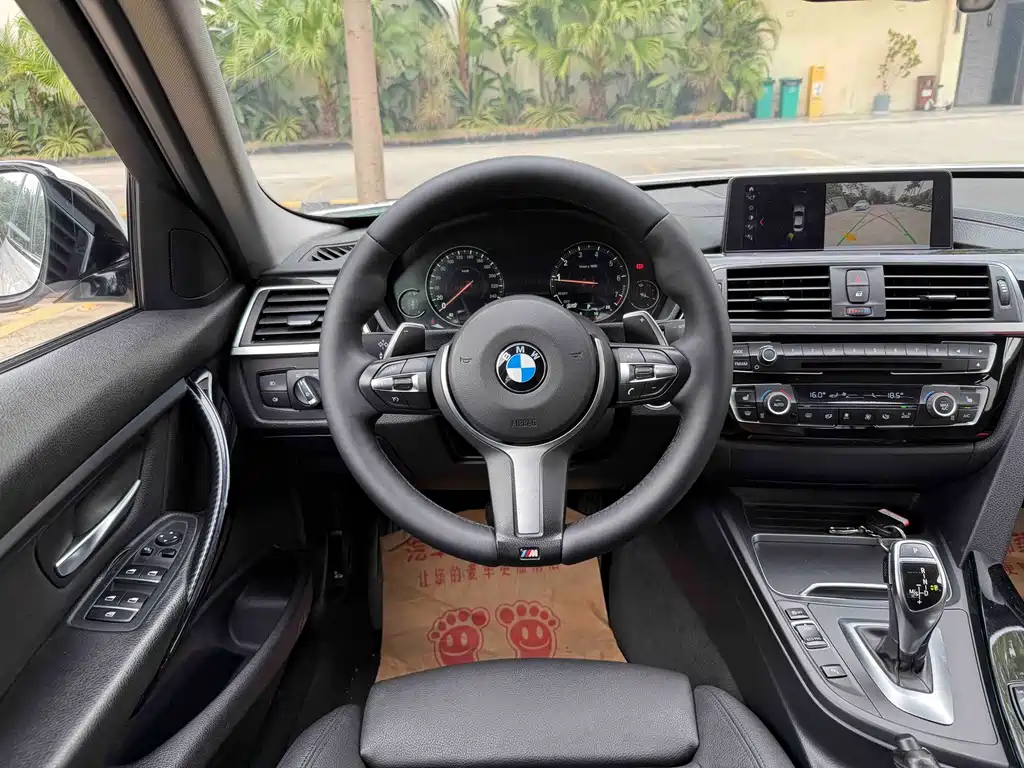 BMW 3 Series 2018 — фото 15