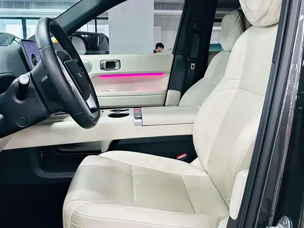 Li Auto L6 2024