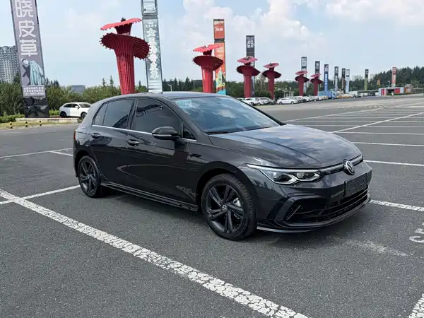 Volkswagen Golf 2023